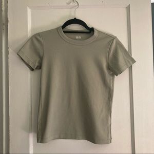 100% cotton Uniqlo tee